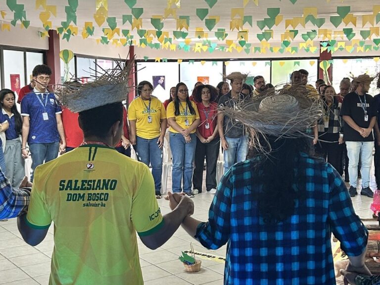 Café Junino fortalece espírito de equipe e vivência salesiana entre educadores administrativos